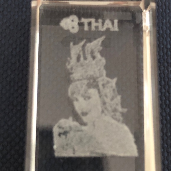 Vintage Collectible Southeast Asia Express airline glass etched keychain - Picture 6 of 14